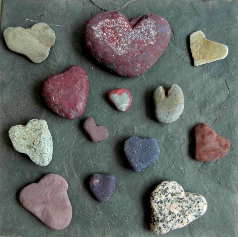A group of hearts that are on the ground.